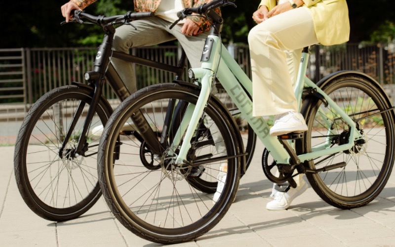 <p>Je bent op zoek naar een nieuwe fiets? Of je wilt weten welke fietsen er te koop zijn en wat daarbij voor jou van belang zou kunnen zijn. Dan zit je bij ons goed. Wij geven onze klanten graag&nbsp;advies voor de aanschaf van een fiets.&nbsp;Uiteraard geheel vrijblijvend.</p>
