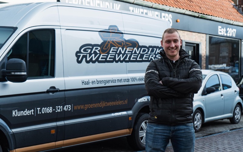 <p>Sinds 1 januari bieden wij een innovatieve haal- en brengservice aan, volledig aangedreven door groene energie. Onze gloednieuwe <strong>elektrische bus</strong> staat klaar om jouw fiets op te halen voor onderhoud of reparatie, en in&nbsp;topconditie bij jou thuis af te leveren.</p>
