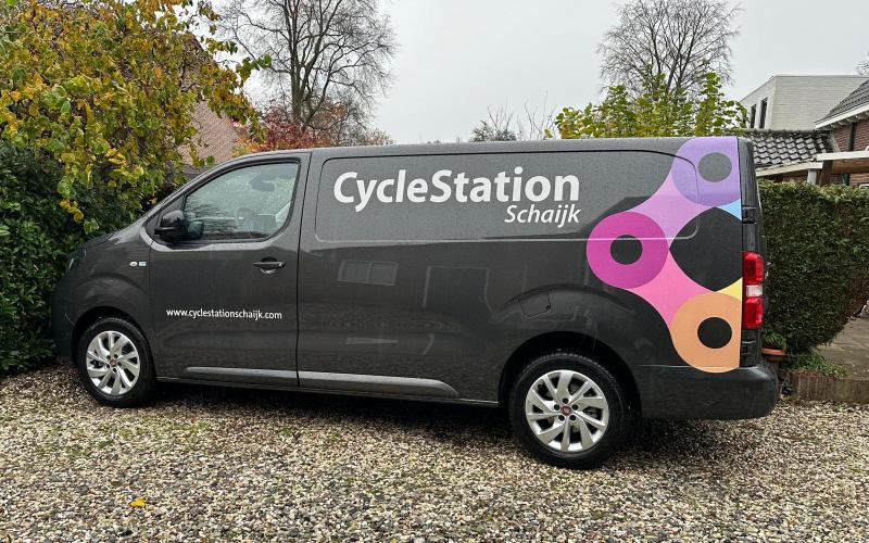 <p>Woon je in Schaijk en ben je niet in de gelegenheid om je fiets zelf langs te brengen? Geen probleem. Wij halen je fiets gratis op en brengen hem zo snel mogelijk weer bij je terug. Woon je buiten Schaijk? Laat het ons even weten, dan kijken we samen naar wat mogelijk is.</p>
